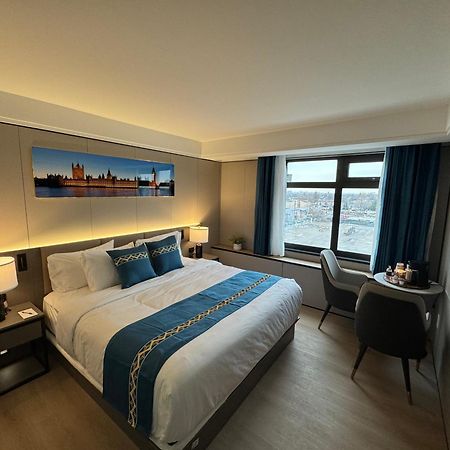 Ly New York Hotel Bagian luar foto