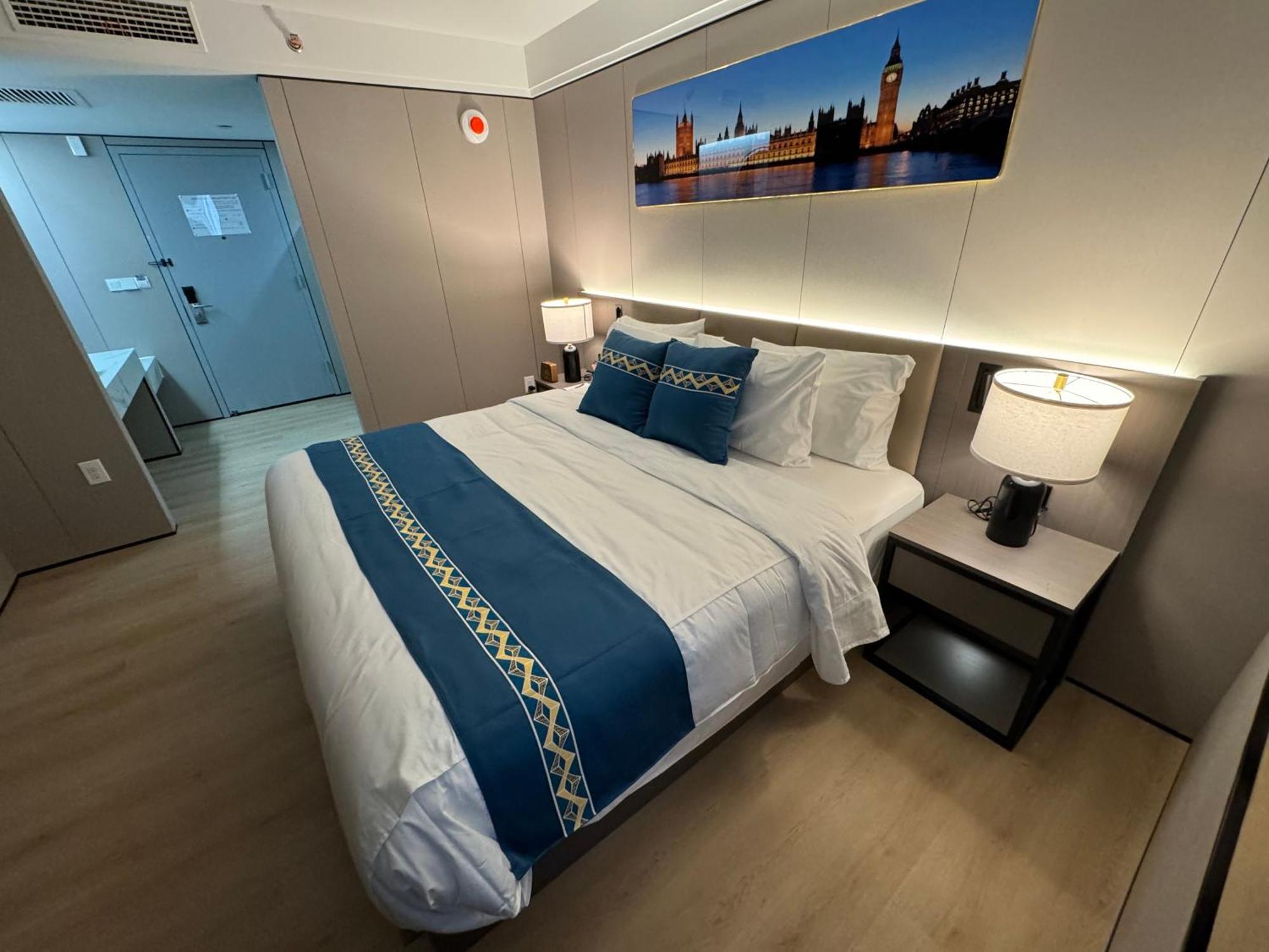 Ly New York Hotel Bagian luar foto