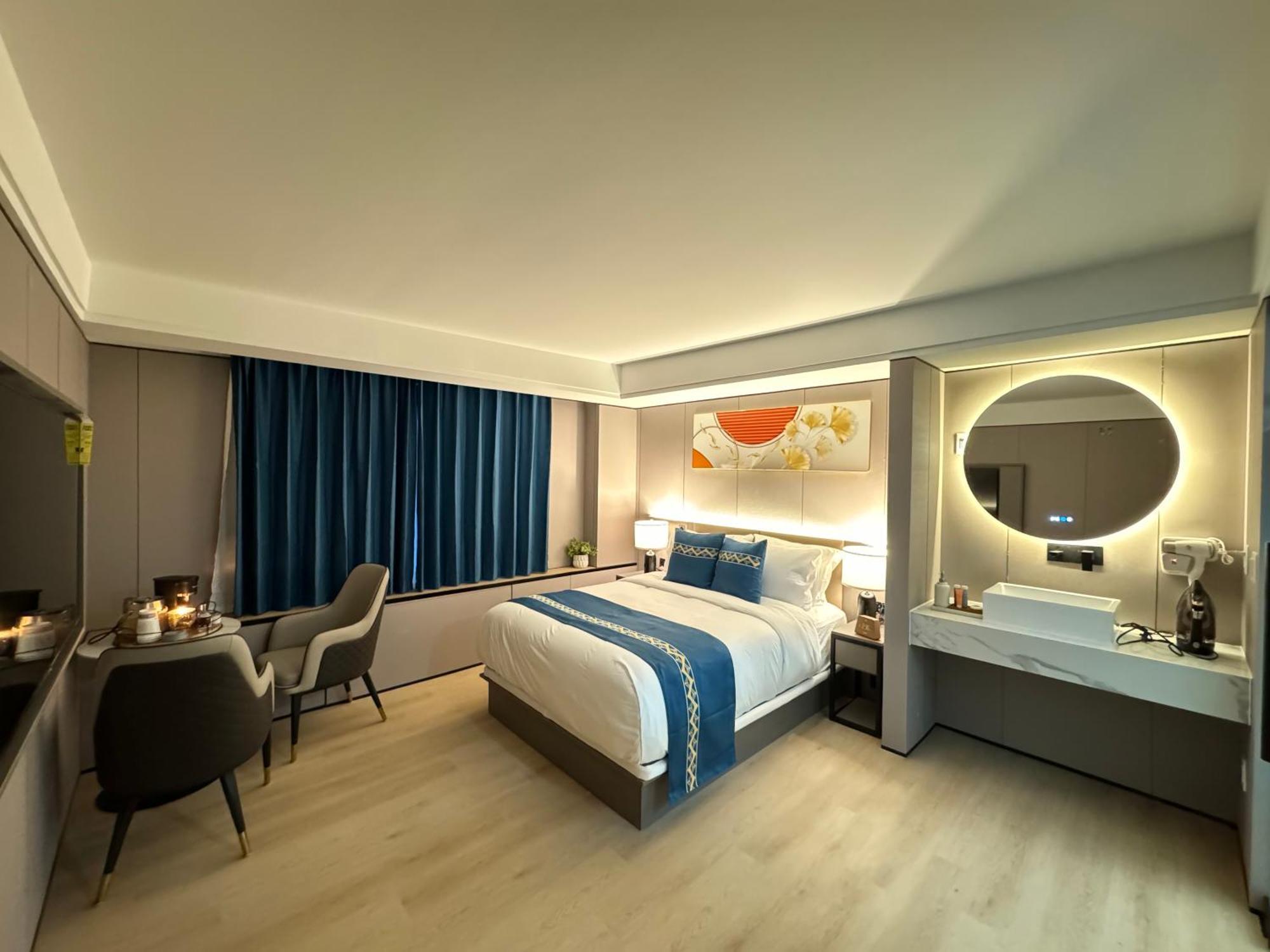Ly New York Hotel Bagian luar foto