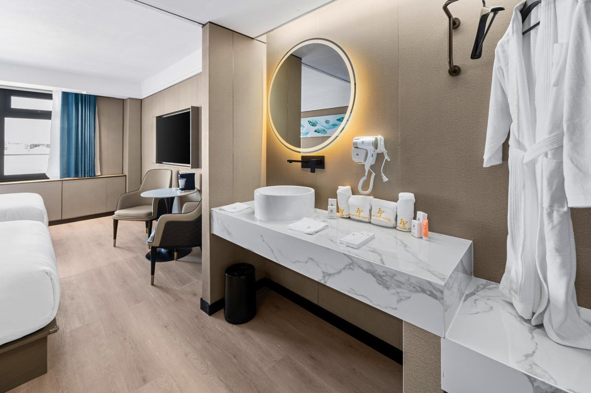 Ly New York Hotel Bagian luar foto