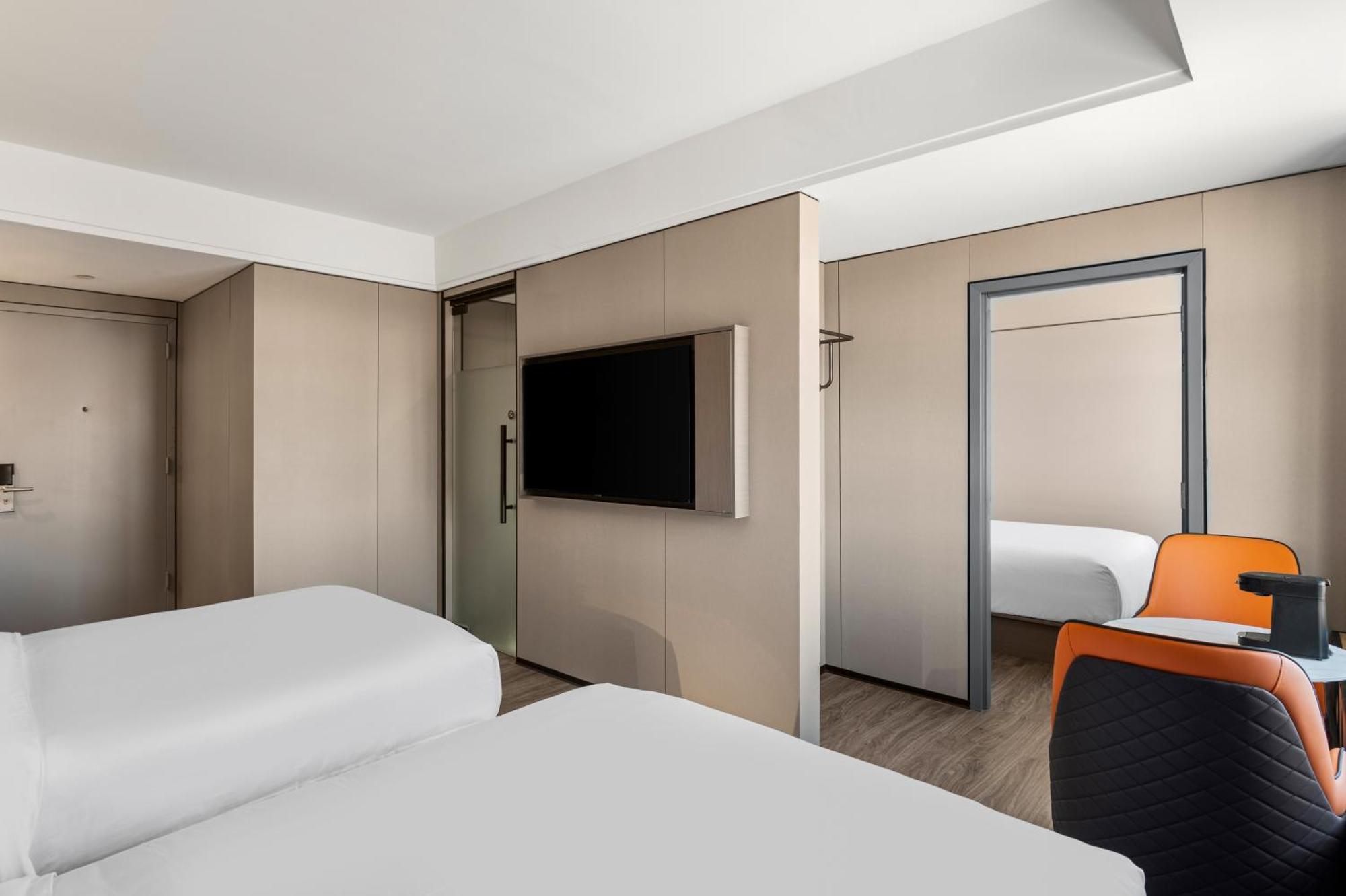 Ly New York Hotel Bagian luar foto