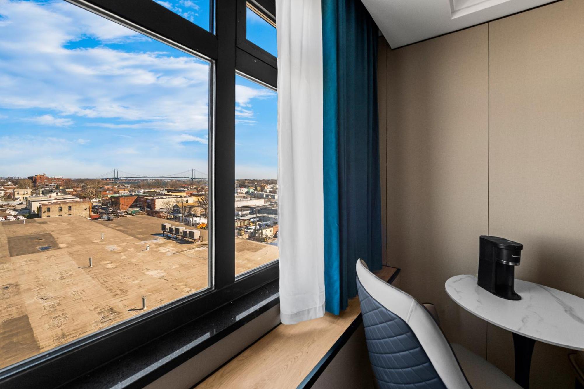 Ly New York Hotel Bagian luar foto