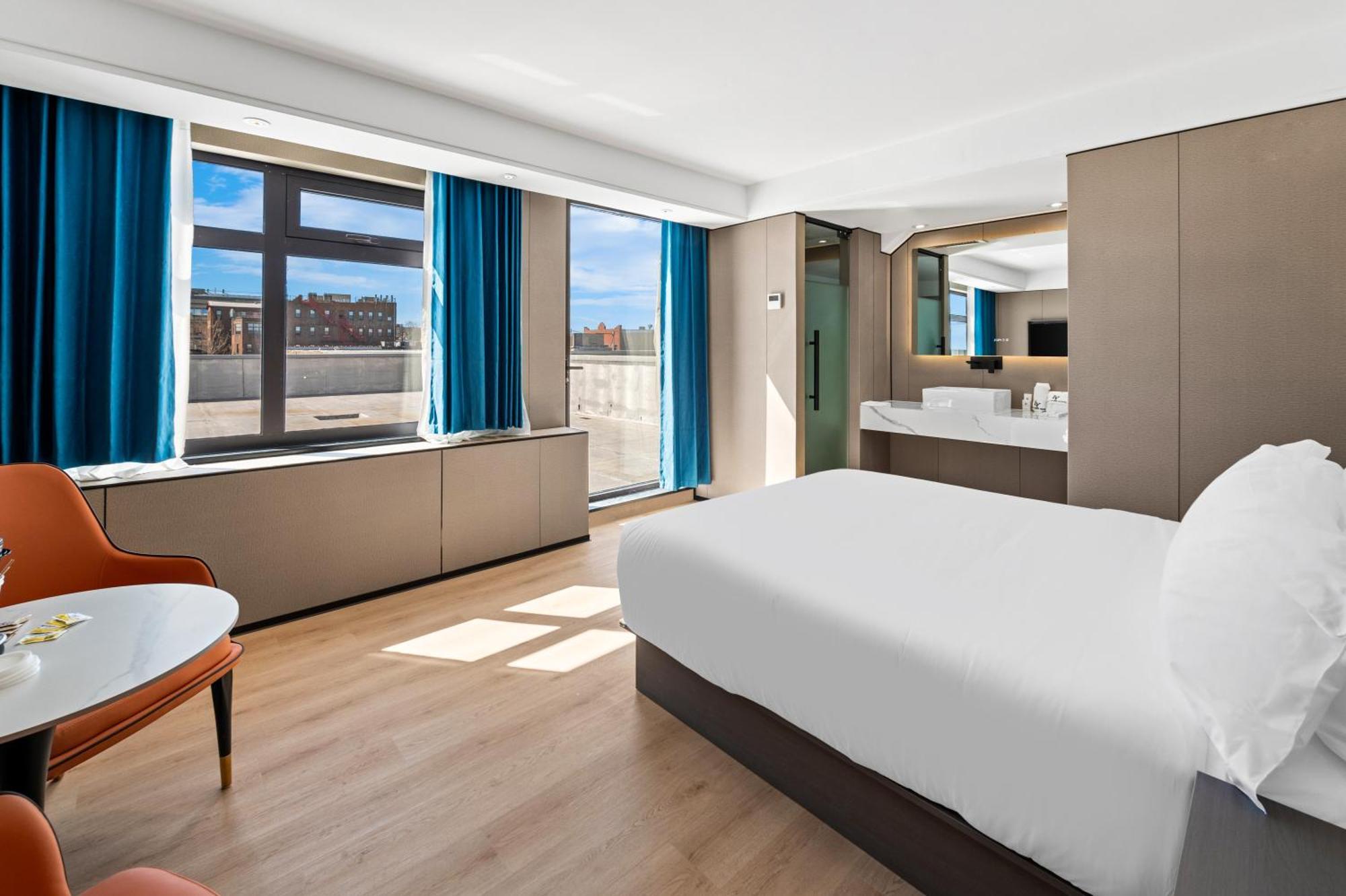 Ly New York Hotel Bagian luar foto