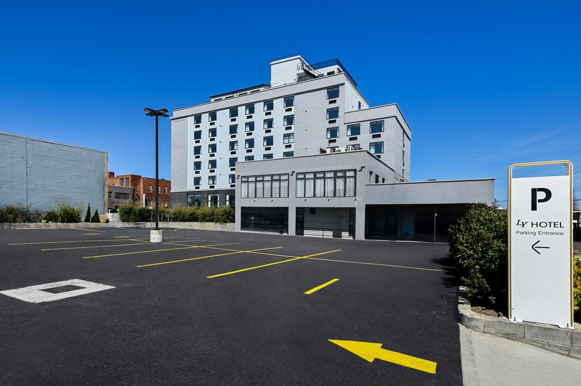 Ly New York Hotel Bagian luar foto